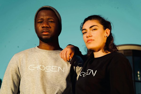 How do you achieve the perfect balance of flavors in a steak and kidney pie?